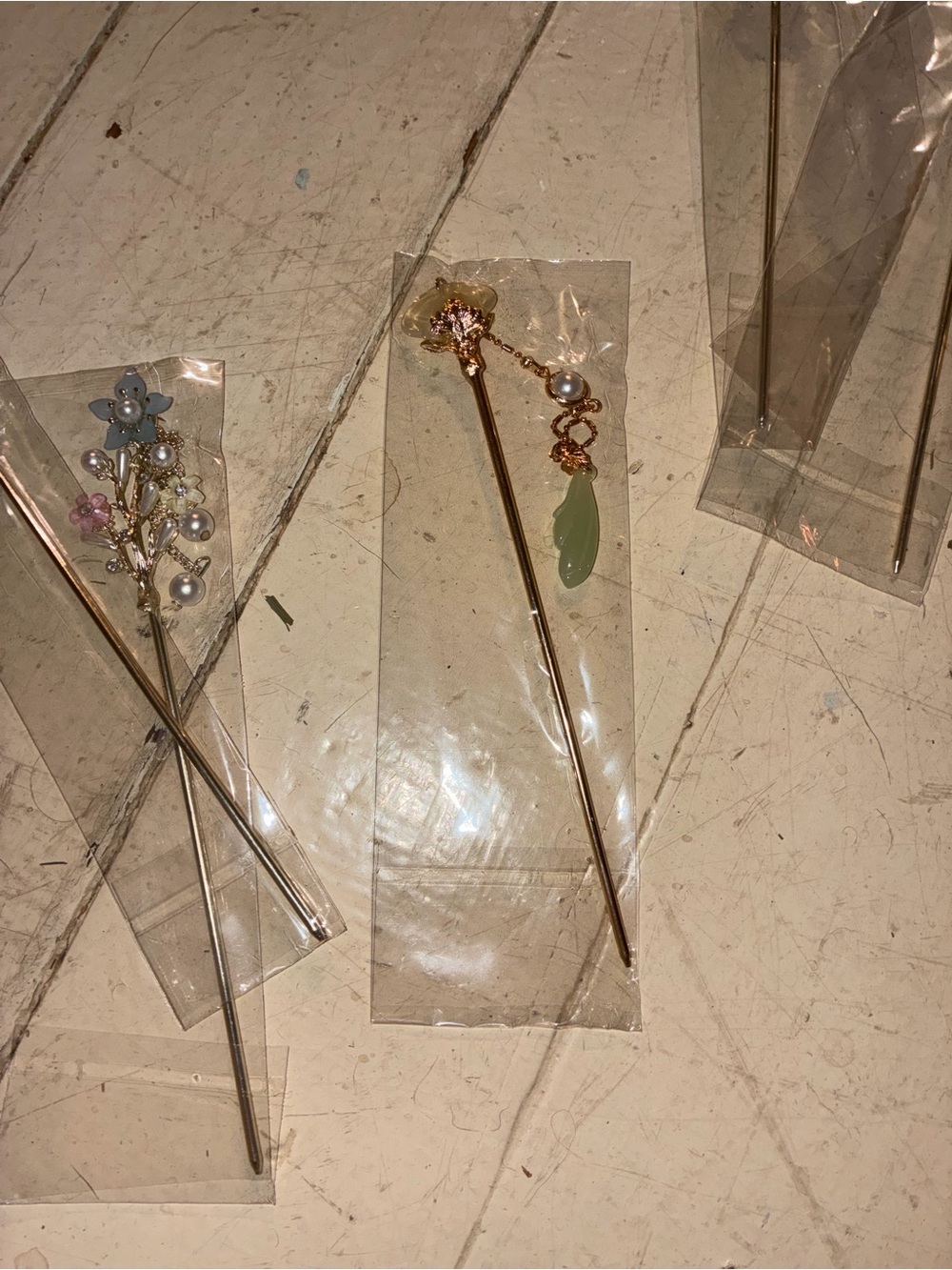 Elegant Pearl Wedding Hair Pins, Pack of 5 (Gold) Bendable, Delicate Handmade - Picture 5 of 8